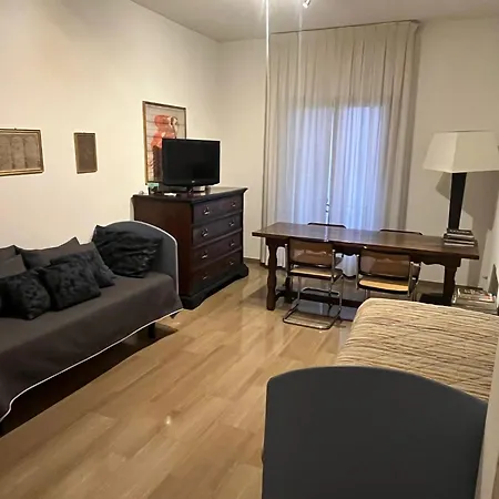 Marilu - 2 Bedrooms In The Centre Apartmán *